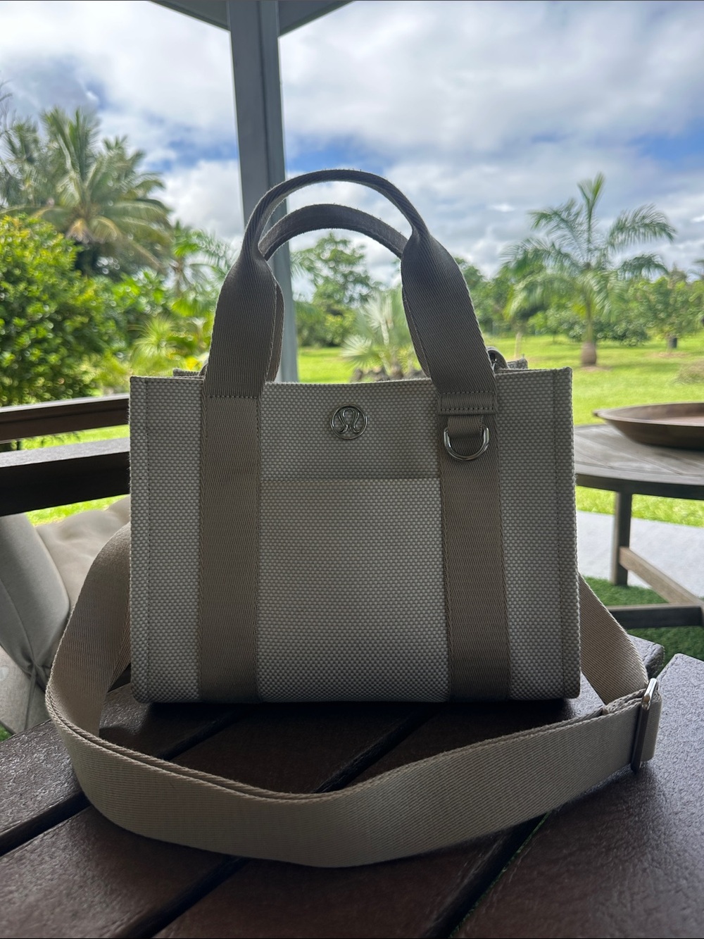 Lululemon Mini Tote 🤍🤎